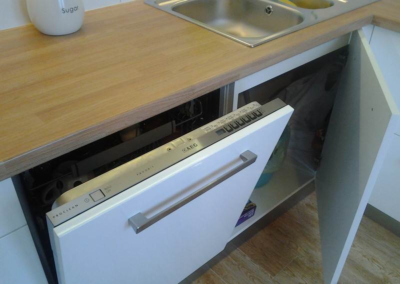 Встроенная посудомоечная машина AEG