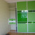 Зеленый трехдверный шкаф с комбинированными дверями